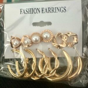 Gold and Pearl Fashion Earrings Set